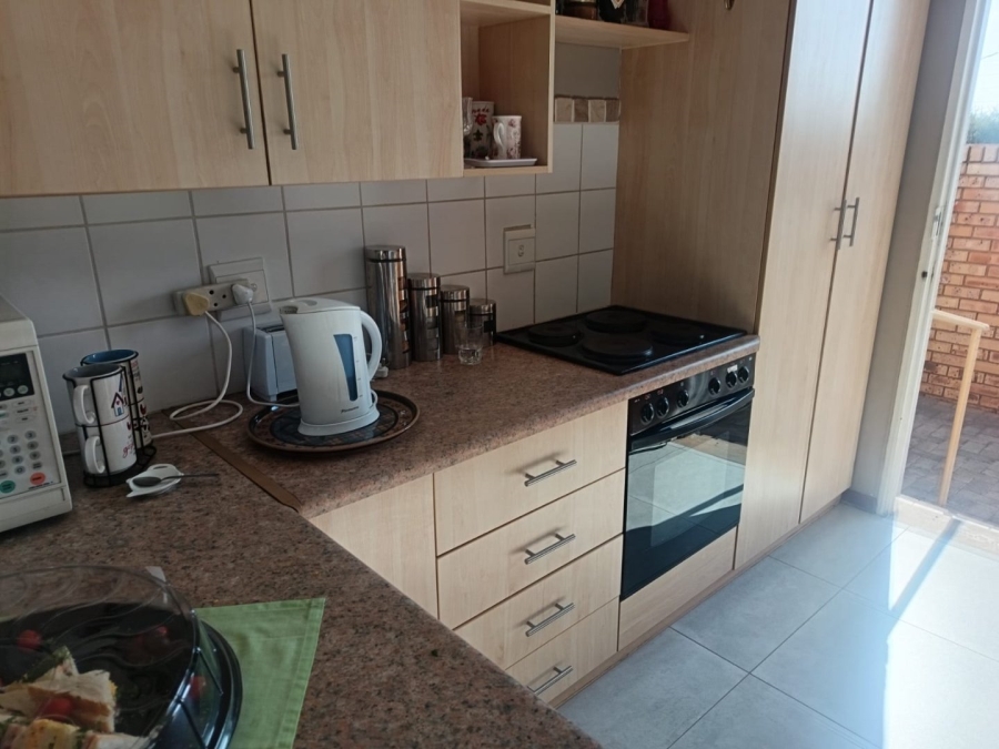 2 Bedroom Property for Sale in Minerva Gardens Northern Cape